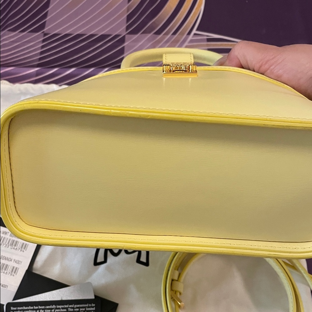 MCM Anna Mini Tote in Limelight - Picture 5 of 11